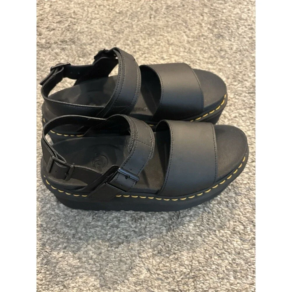 Dr. Martens Voss Quad Black Hydro Leather Sandal Women's Size 9 NWOT Platform